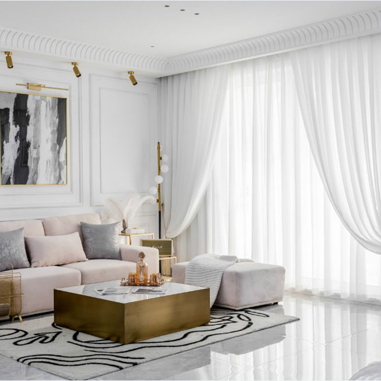 ¿Cómo pueden las cortinas transparentes transformar el ambiente y la funcionalidad de su hogar?