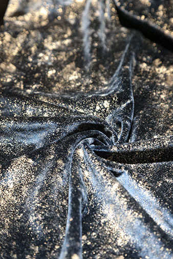 Tela dorada de franela 100% poliéster de lujo con patrón de flor de ciruelo ecológica para textiles para el hogar para ropa de cama, sofás y cortinas